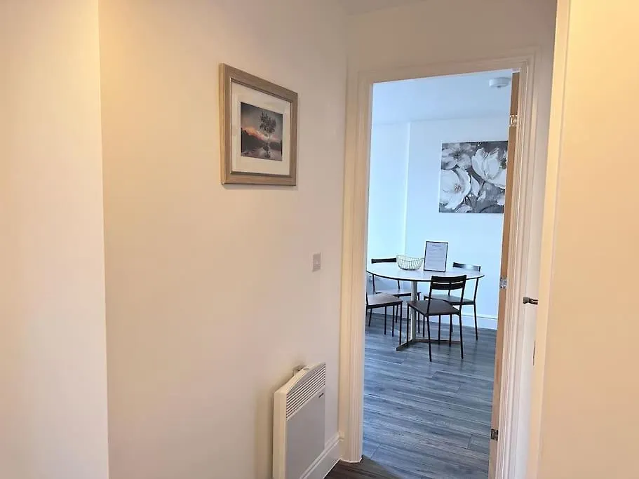 Queens House City Centre Apartments شيفيلد