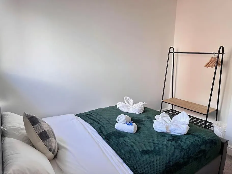 Queens House City Centre Apartments شيفيلد