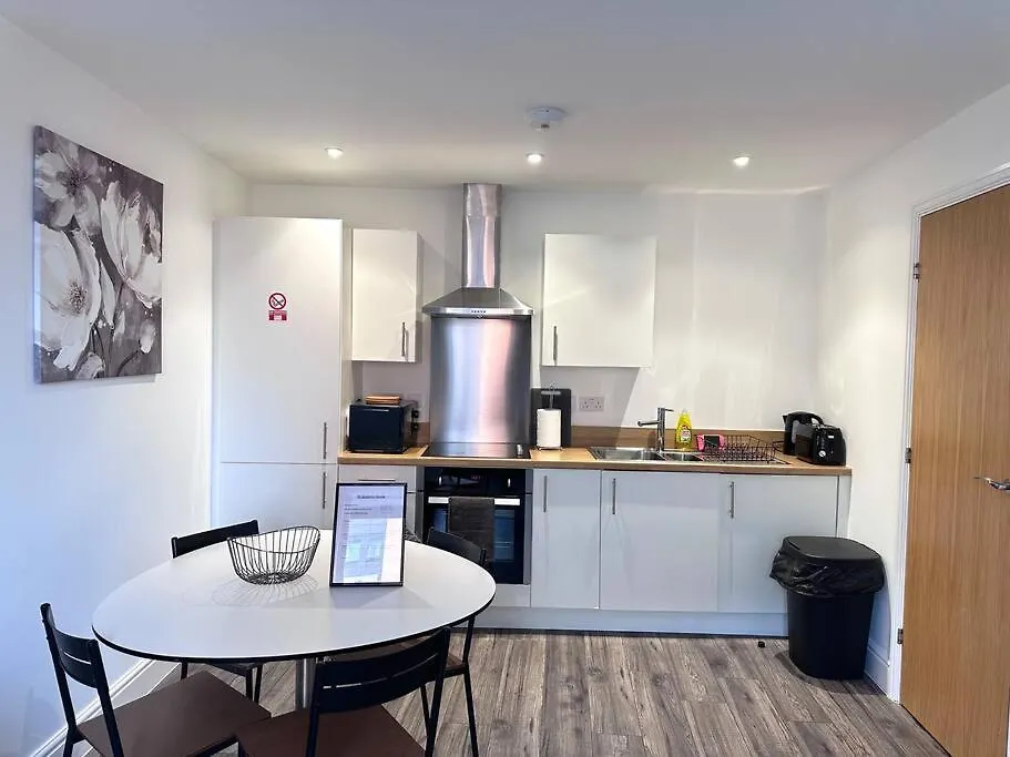 Queens House City Centre Apartments شيفيلد