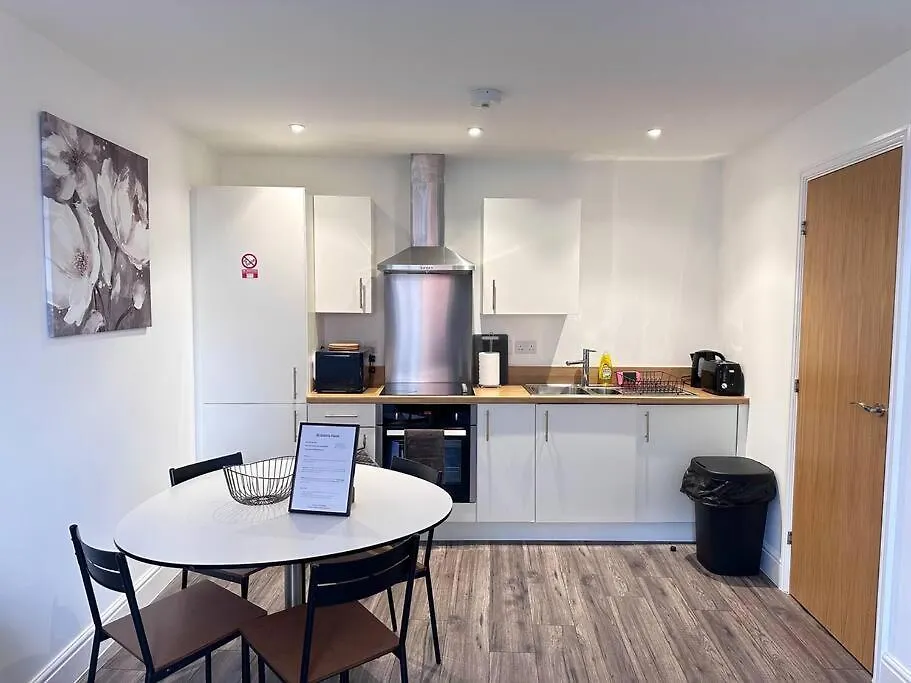 Queens House City Centre Apartments شيفيلد